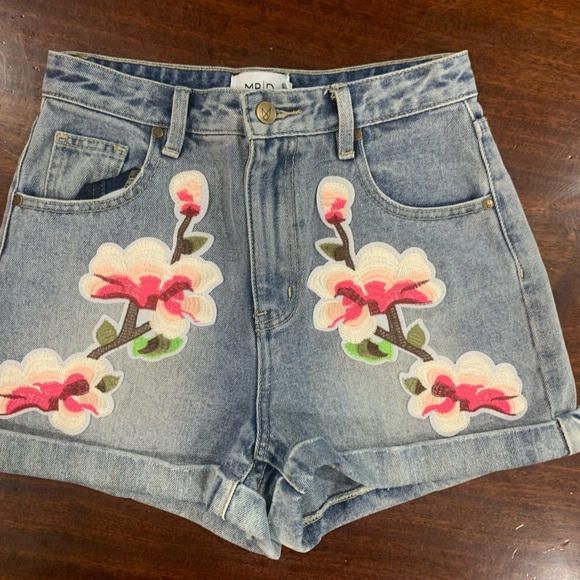 NWOT MP/D  Floral Embroidered Denim Shorts Small - Picture 7 of 7
